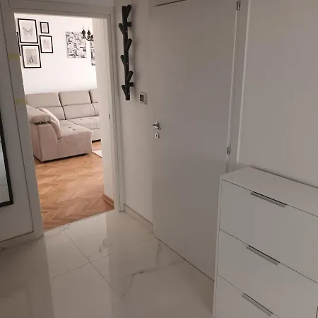 Dora オパティヤ